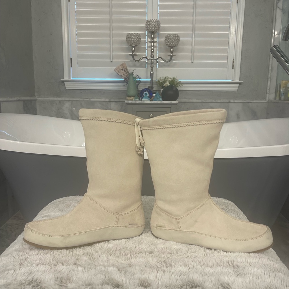 Ladies SPORTO SUEDE  Cream Waterproof Boots.